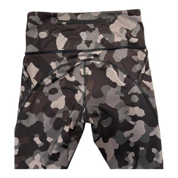 Athleta l Lightning 7/8 Black Camo Leggings Size XS - Picture 8 of 10